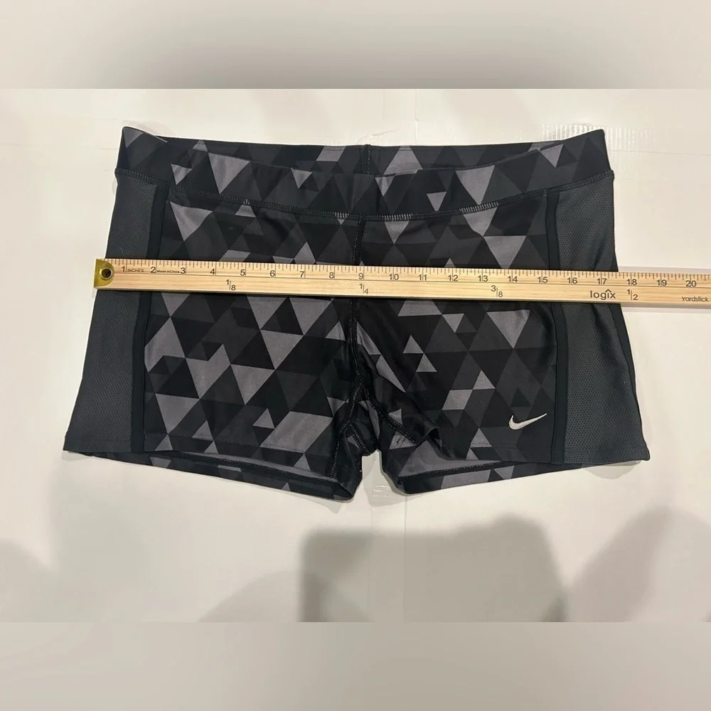 Nike Stretch Tight Shorts Womens Large Dri-Fit Black Grey Geometric Triangle